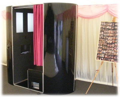 Photo Booth  Weddings on Photo Booth Hire   Wedding Photo Booth Hire   Party Photo Booth Hire